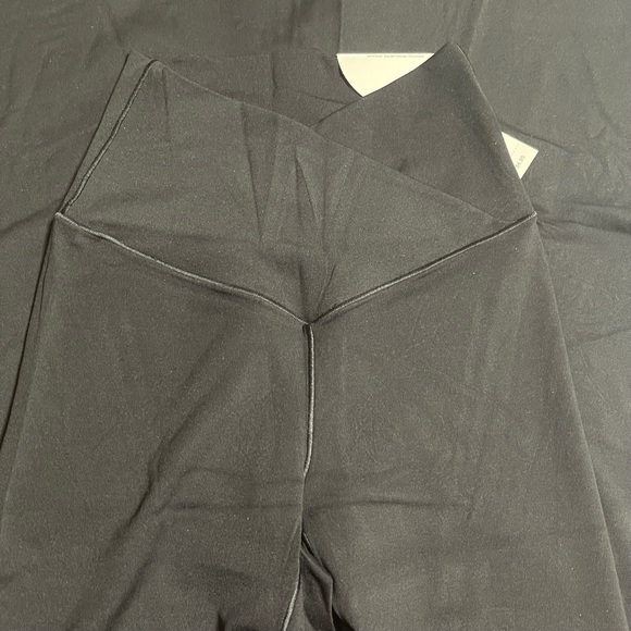 OFFLINE By Aerie Hi-Rise Cross-over Flare Leggings - Black - Size M - Picture 4 of 9